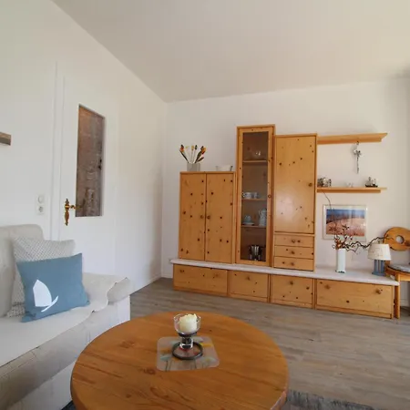 Duenenstrasse 33A, Eg Rechts Appartement